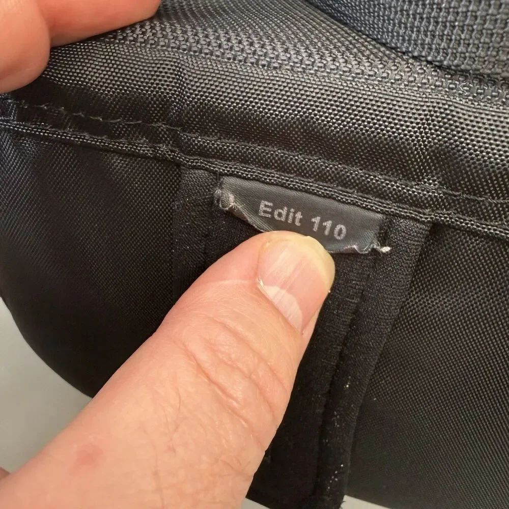 LowePro Edit 110 Protective Camera Bag Padded Carrying Case Black 8x6x4 EUC